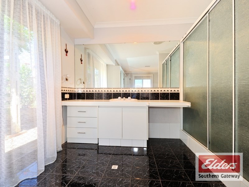 34 Brougham Crescent, Orelia WA 6167