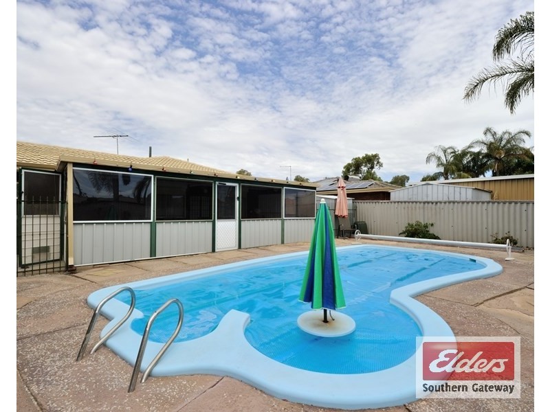 89 Sicklemore Road, Parmelia WA 6167