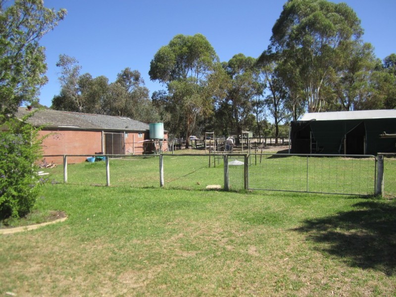 545 Orton Road, Oakford WA 6121