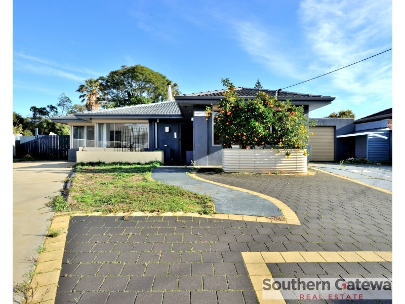 29 Chapman Road, Calista WA 6167