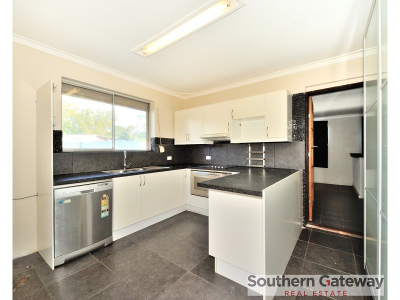 29 Chapman Road, Calista WA 6167
