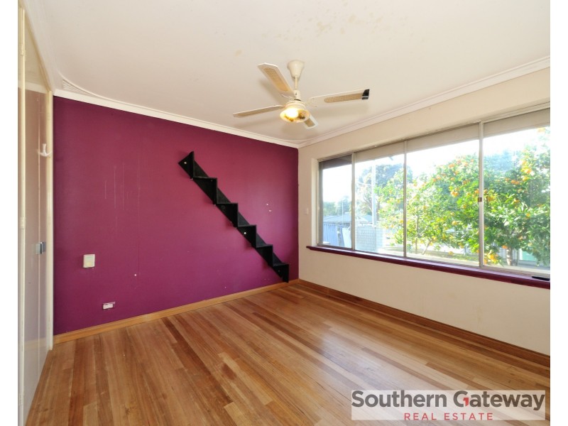 29 Chapman Road, Calista WA 6167