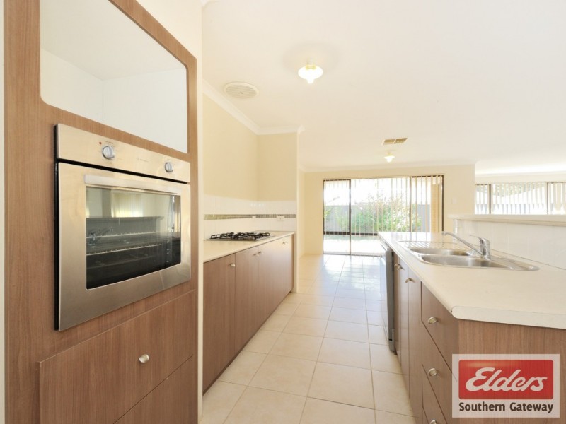 13 Weybridge Drive, Wellard WA 6170