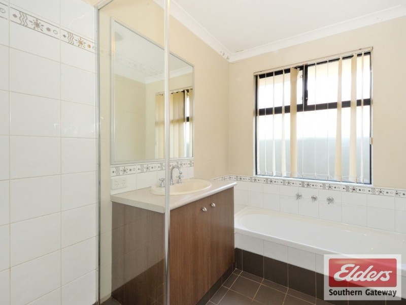 13 Weybridge Drive, Wellard WA 6170