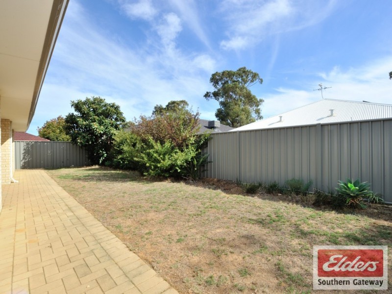 13 Weybridge Drive, Wellard WA 6170