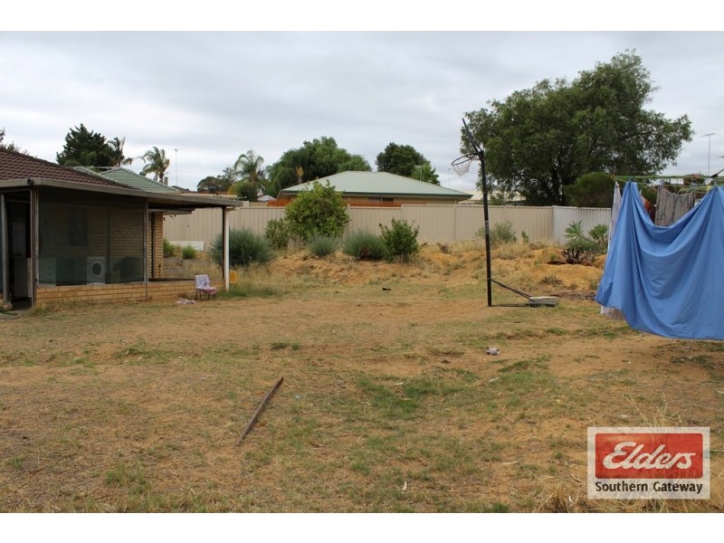 18 Patrick Vista, Parmelia WA 6167