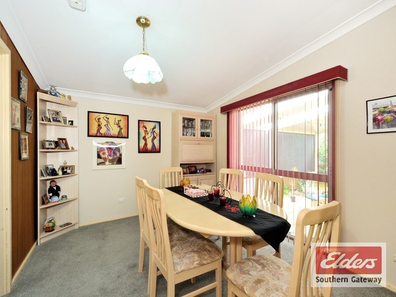 3 Milton Place, Orelia WA 6167