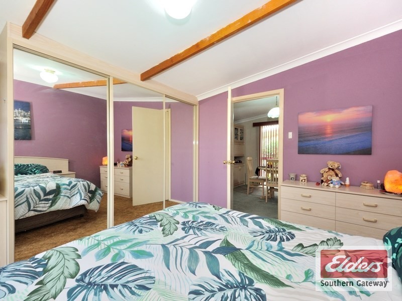 3 Milton Place, Orelia WA 6167