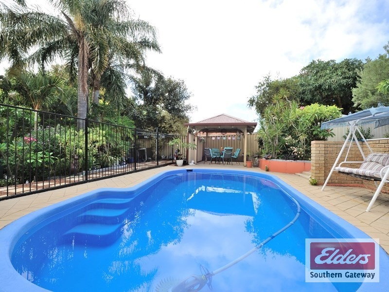 3 Milton Place, Orelia WA 6167