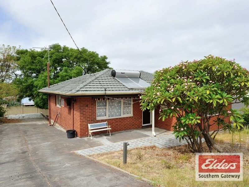 6 Dowling Place, Orelia WA 6167