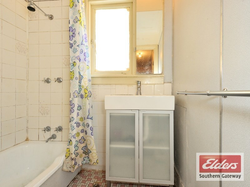 6 Dowling Place, Orelia WA 6167