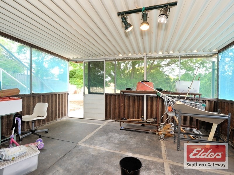 6 Dowling Place, Orelia WA 6167