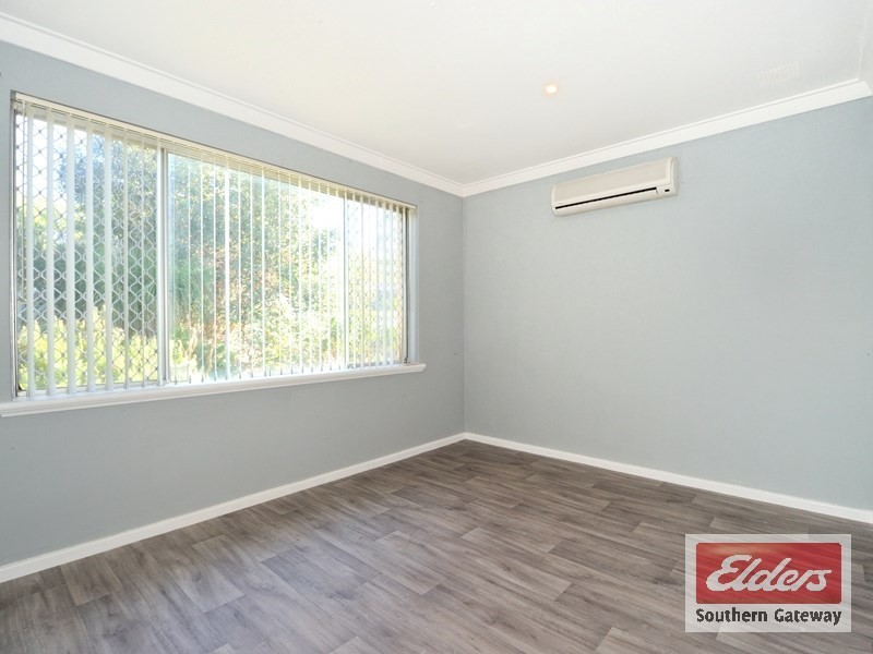 18 Barron Way, Orelia WA 6167