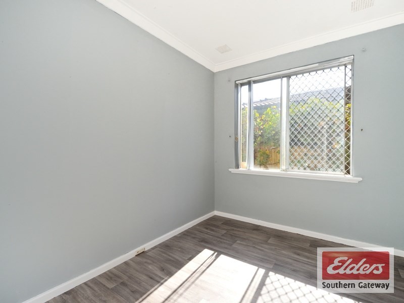 18 Barron Way, Orelia WA 6167