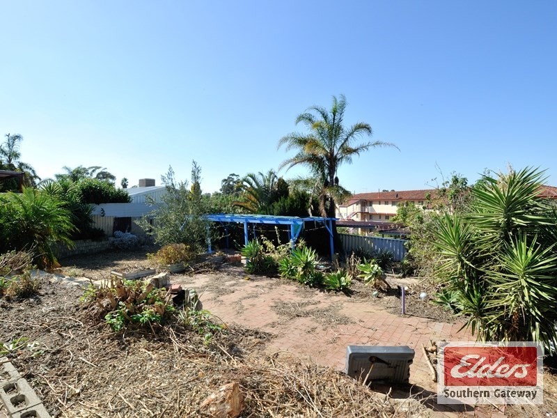 18 Barron Way, Orelia WA 6167