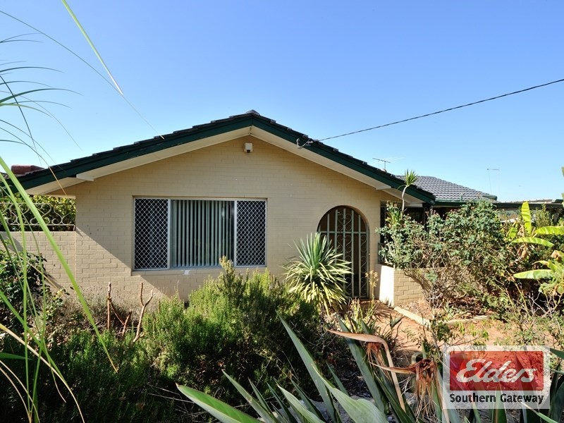 18 Barron Way, Orelia WA 6167
