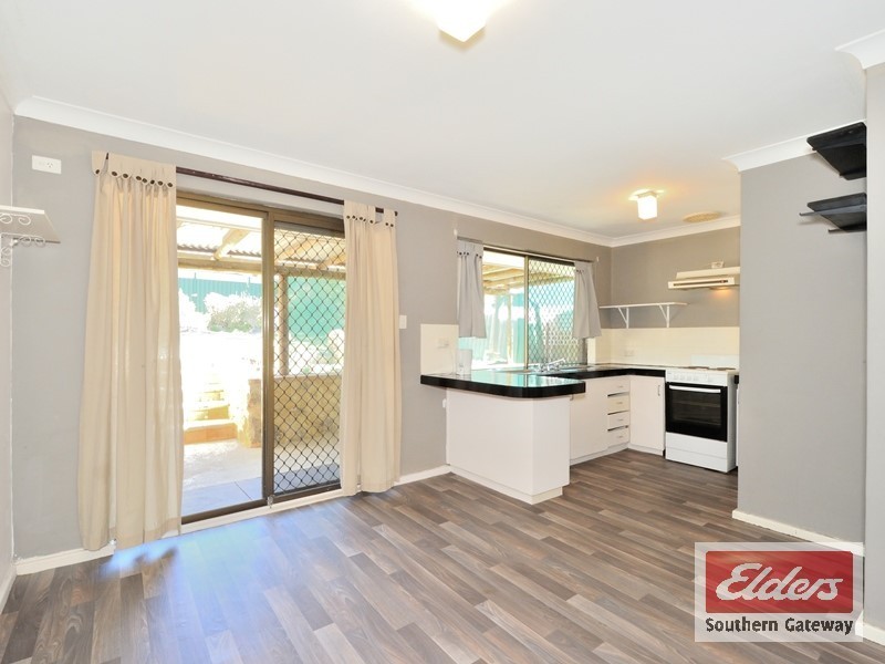 18 Kirkland Way, Parmelia WA 6167