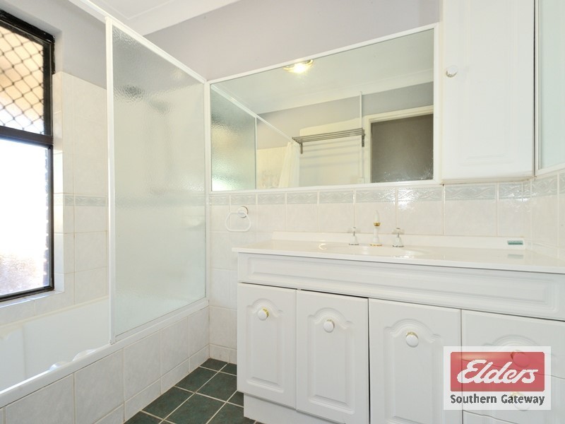 18 Kirkland Way, Parmelia WA 6167