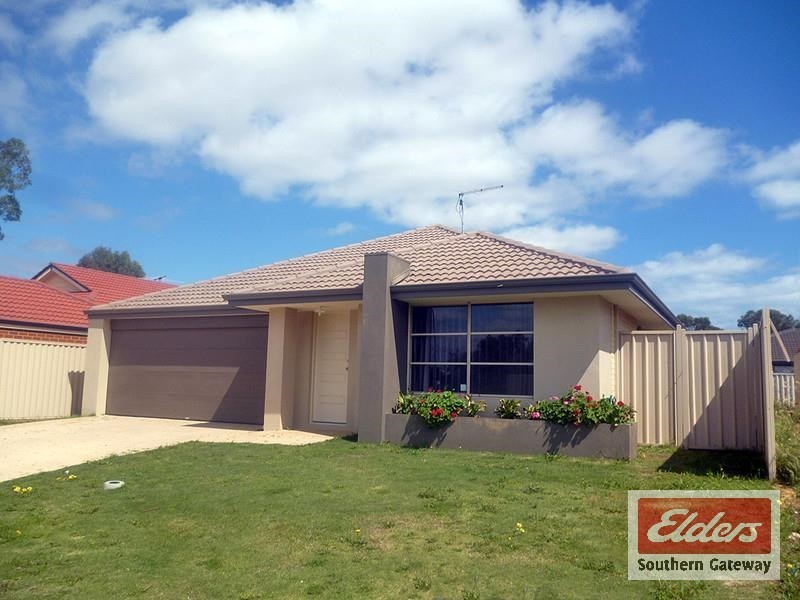 8 Pingle Drive, Greenfields WA 6210