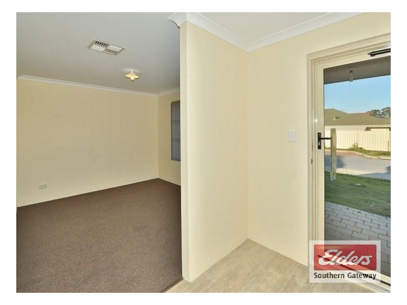 8 Pingle Drive, Greenfields WA 6210
