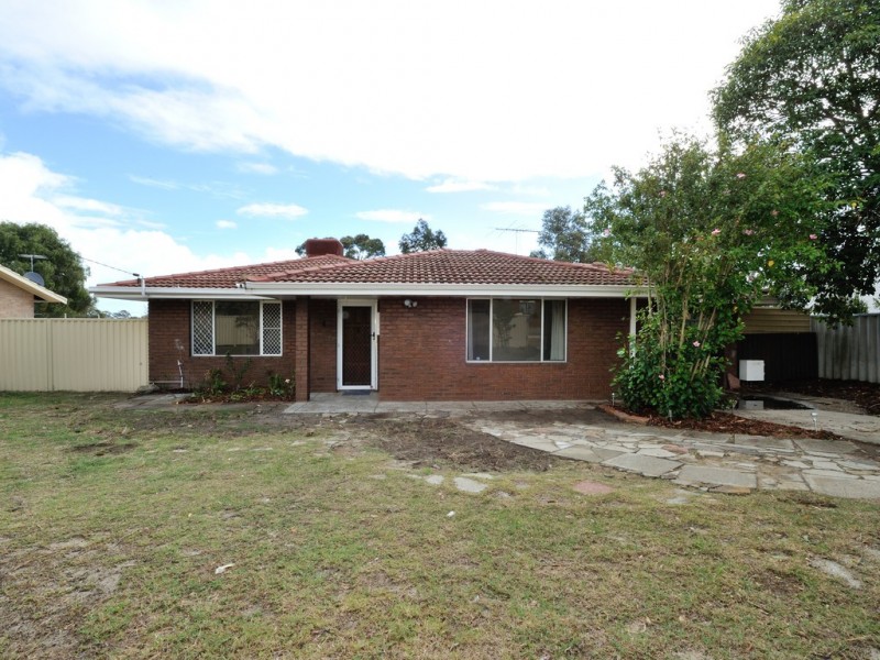 13 Farmer Way, Parmelia WA 6167