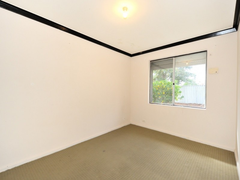 13 Farmer Way, Parmelia WA 6167