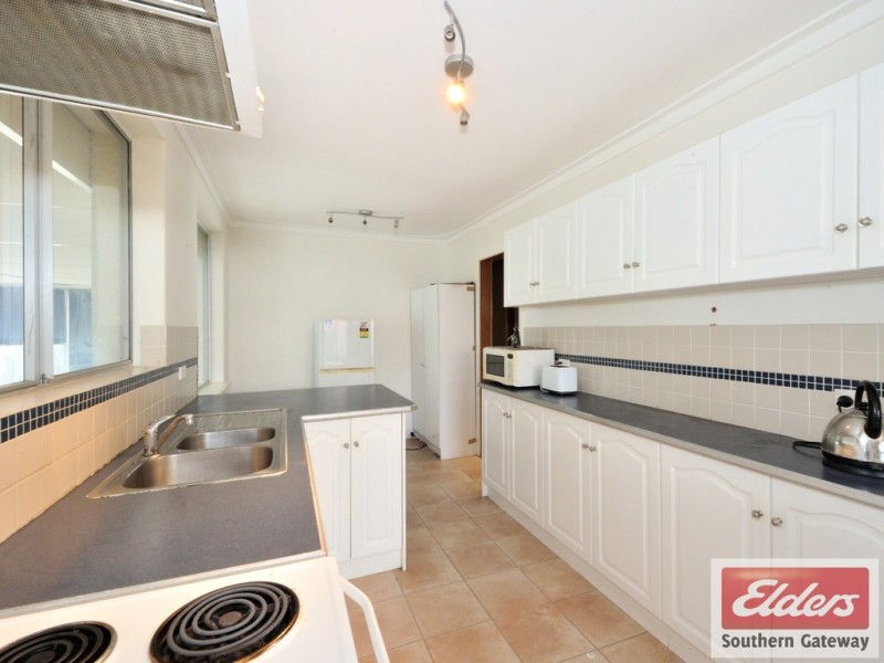 29 Barron Way, Orelia WA 6167