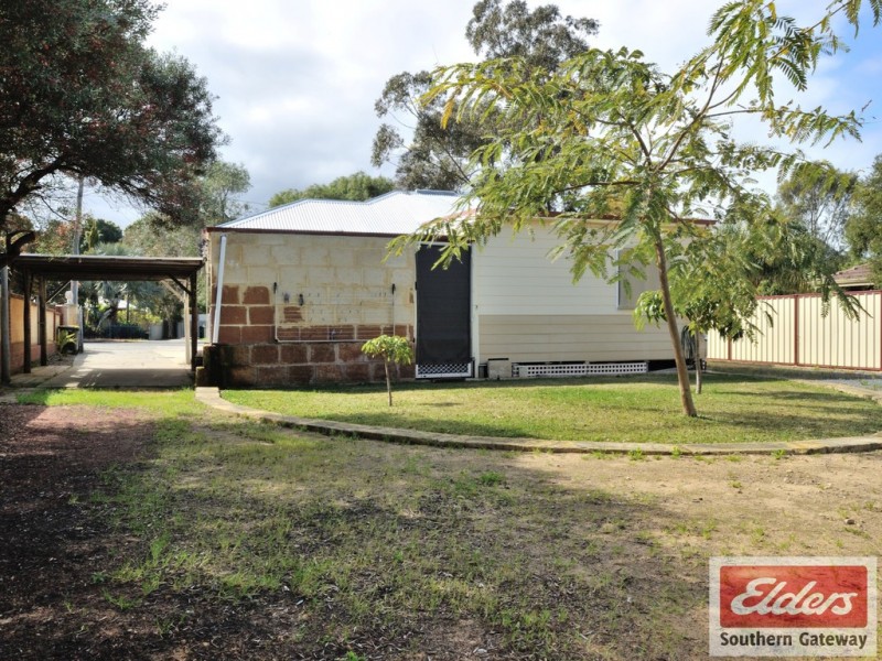 18 Munday Way, Medina WA 6167