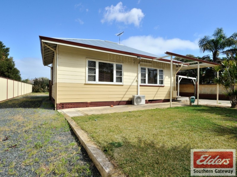 18 Munday Way, Medina WA 6167