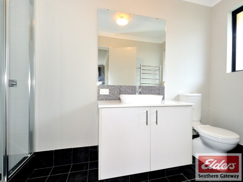 15 CORBRIDGE AVENUE, Wellard WA 6170