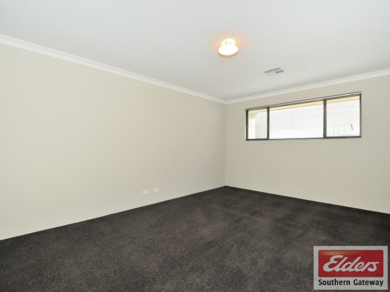 15 CORBRIDGE AVENUE, Wellard WA 6170