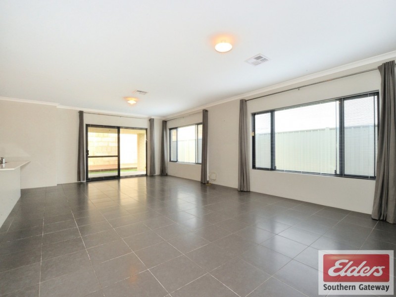 15 CORBRIDGE AVENUE, Wellard WA 6170