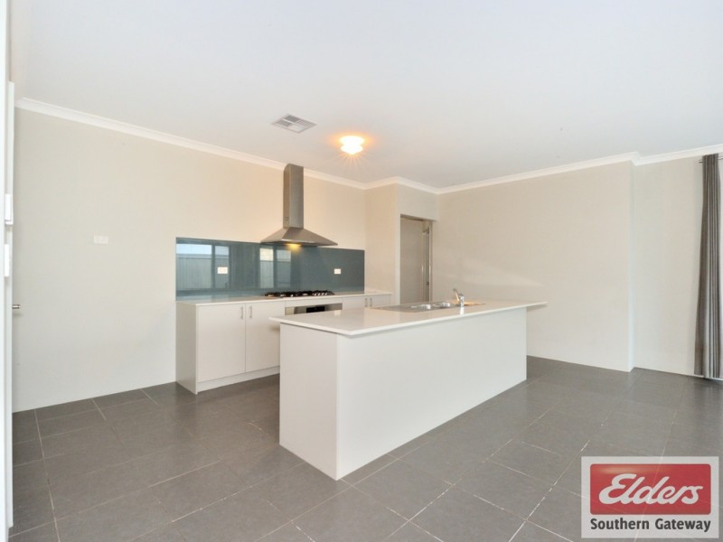 15 CORBRIDGE AVENUE, Wellard WA 6170