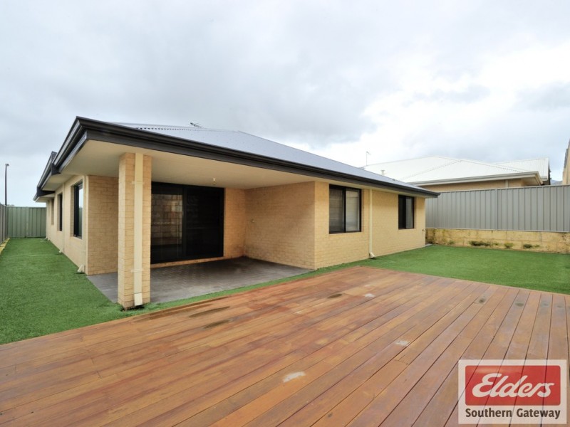 15 CORBRIDGE AVENUE, Wellard WA 6170