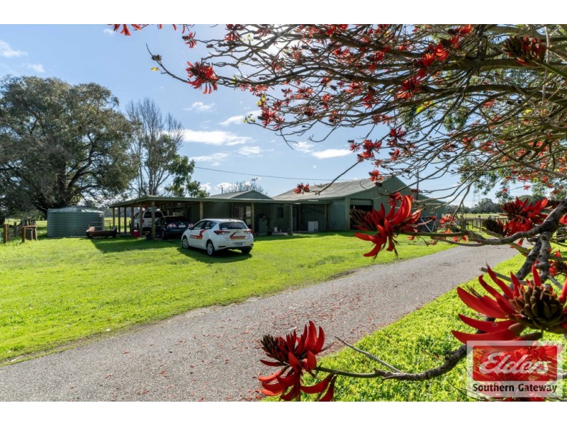 99 River Road, Hopeland WA 6125
