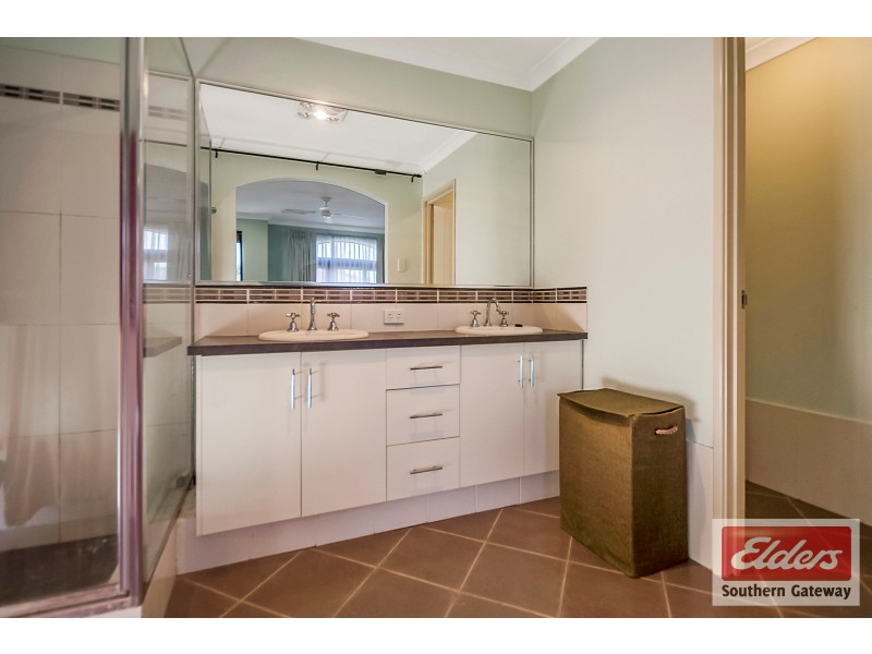 6 Burkett Terrace, Bertram WA 6167