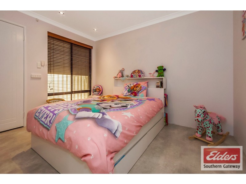 6 Burkett Terrace, Bertram WA 6167