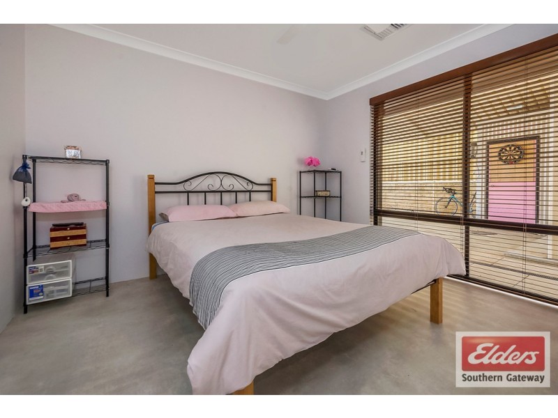 6 Burkett Terrace, Bertram WA 6167