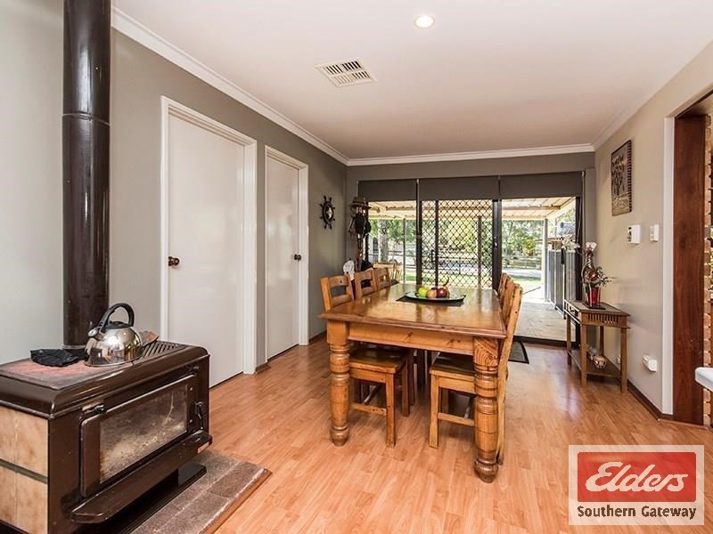 27 Peters Way, Oakford WA 6121