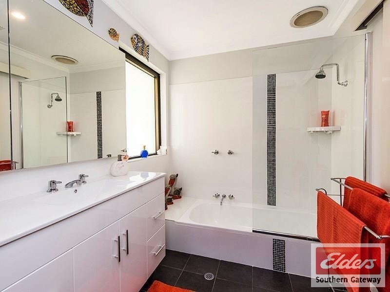 27 Peters Way, Oakford WA 6121