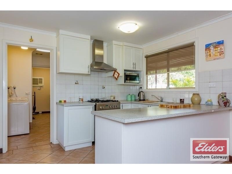 27 Peters Way, Oakford WA 6121