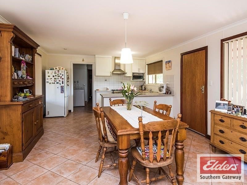 27 Peters Way, Oakford WA 6121