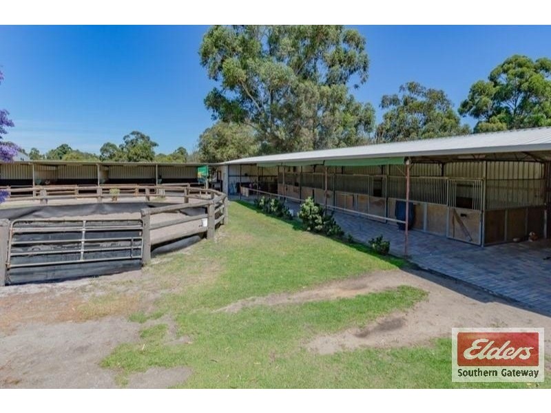 27 Peters Way, Oakford WA 6121