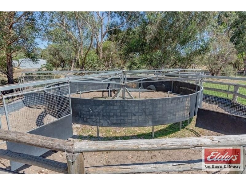 27 Peters Way, Oakford WA 6121