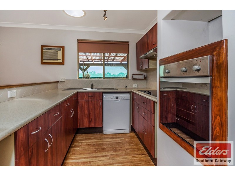 4 Robbins Retreat, Leda WA 6170