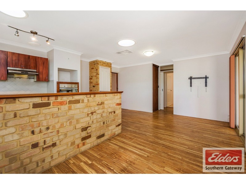 4 Robbins Retreat, Leda WA 6170