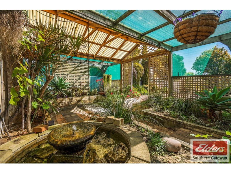 4 Robbins Retreat, Leda WA 6170