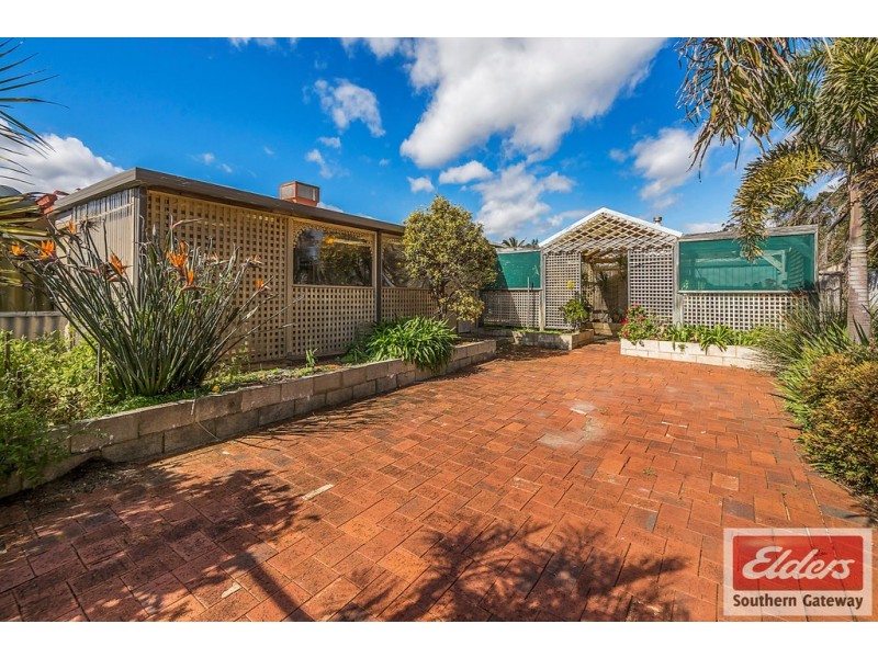 4 Robbins Retreat, Leda WA 6170