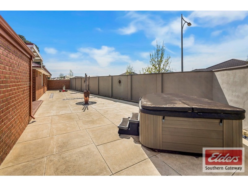 2 Topaz Lane, Wellard WA 6170