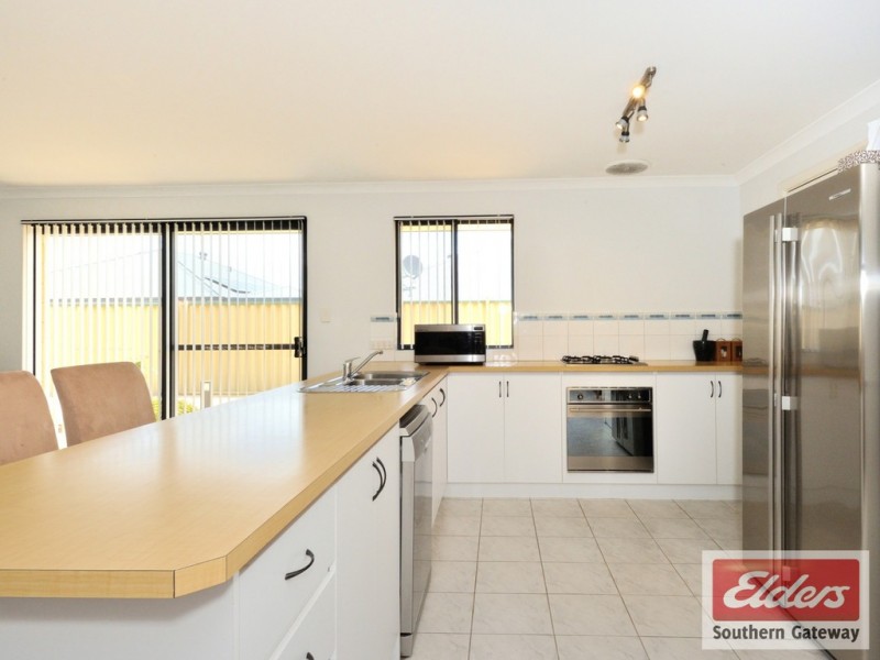 4 Bailey Way, Bertram WA 6167